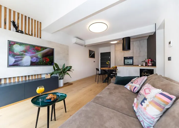 Pleasing Place Free Private Parking