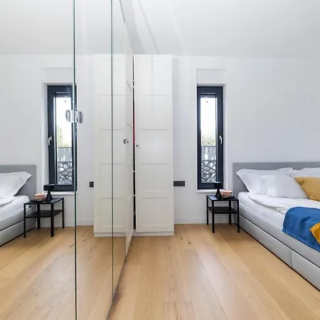 Pleasing Place Free Private Parking Apartment