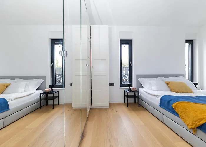 Pleasing Place Free Private Parking Apartment